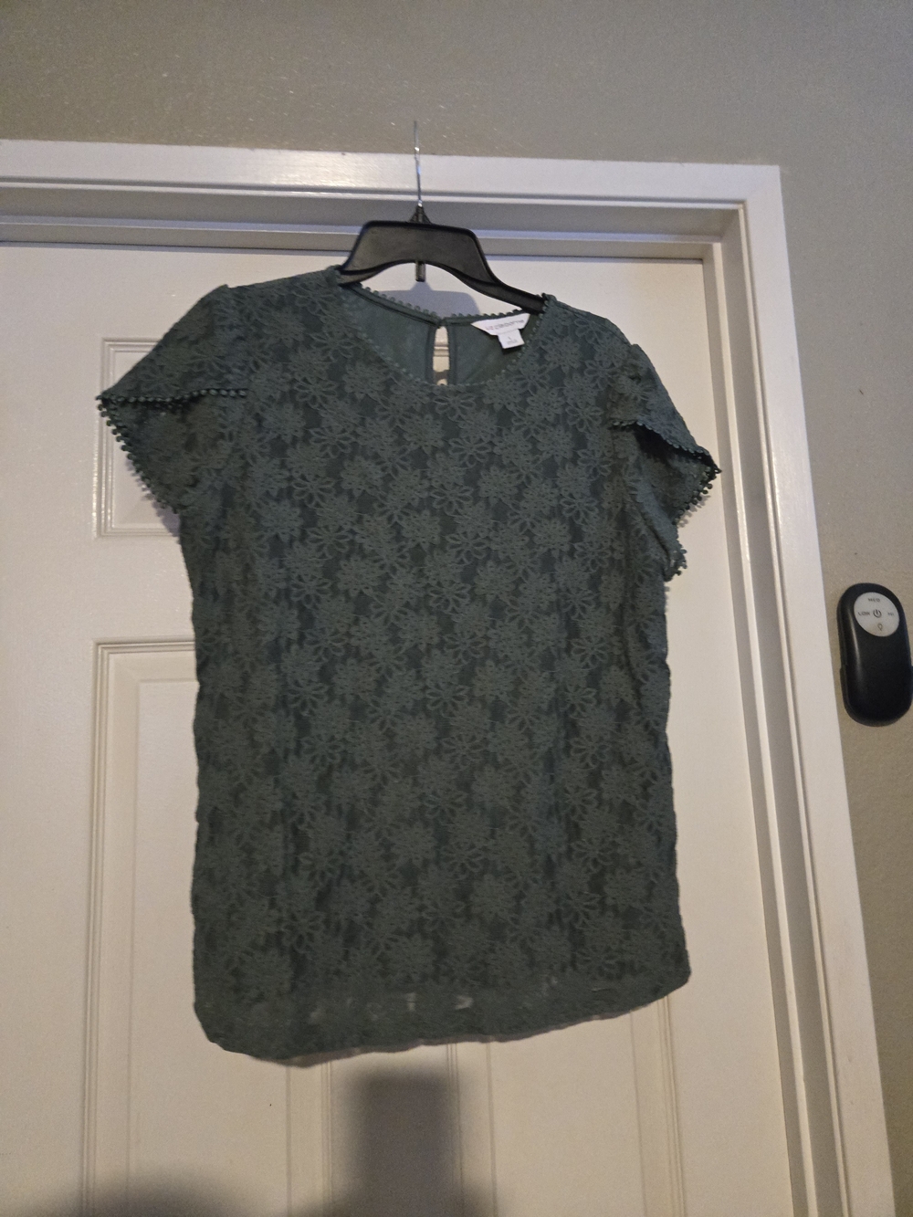 Liz Claiborne Olive Green Lace Short Sleeve Top